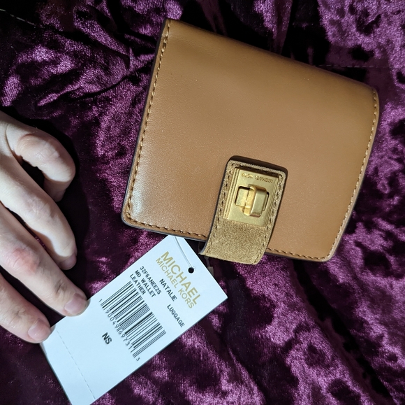 Michael kors bag and wallet - Picture 6 of 11